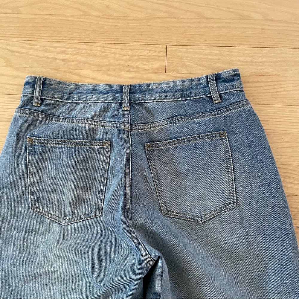 Pretty Little Thing High Rise Light Wash Distressed Baggy  Loose Jeans - Picture 7 of 10